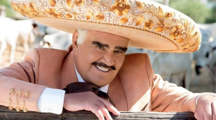 vicente-fernandez-grave-mano