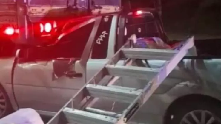 Fuerte accidente en Valladolid, camioneta impacta un tráiler