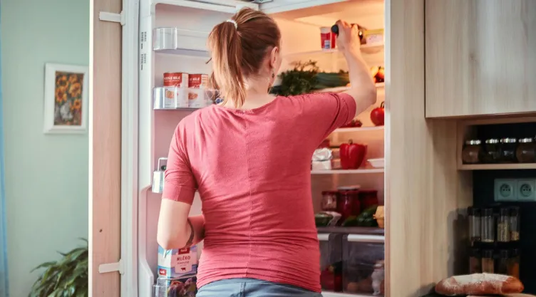 Los riesgos de meter la comida caliente al refrigerador.jpg