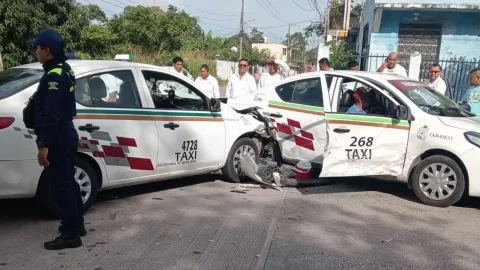 Choque taxis Frontera