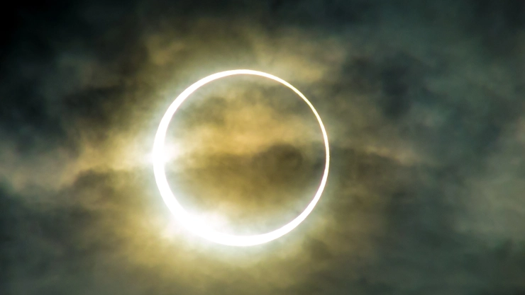 Eclipse lunar