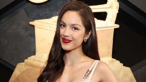 Olivia Rodrigo es interrogada y arrestada al ser confundida con una delincuente