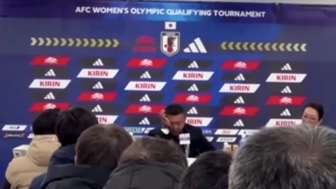 entrenador-fútbol-femenino-corea-del-norte-rompe-en-llanto-malos-resultados-paris-2024