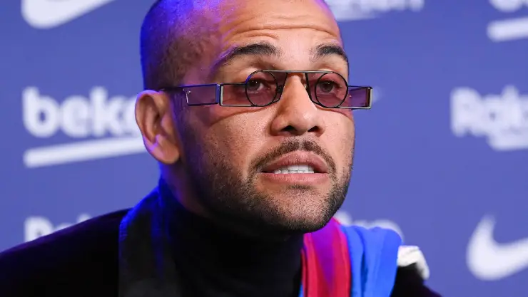 Dani Alves en conferencia de prensa