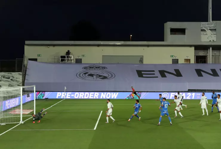 ¡El Real Madrid juega en el Estadio Alfredo Di Stefano!