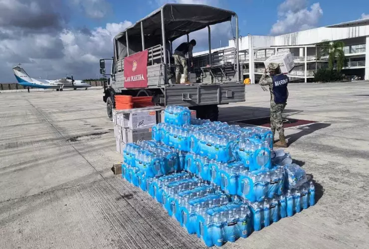 Comienzan evacuaciones en zonas de riesgo previo al paso del huracán Beryl
