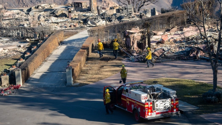 Alertan de condiciones climáticas que podrían avivar el fuego en Los Ángeles
