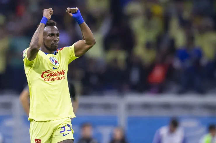 Julián Quiñones, América
