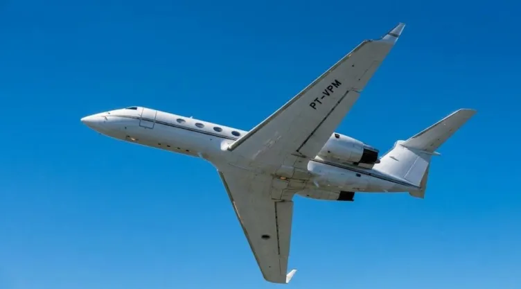 Avión