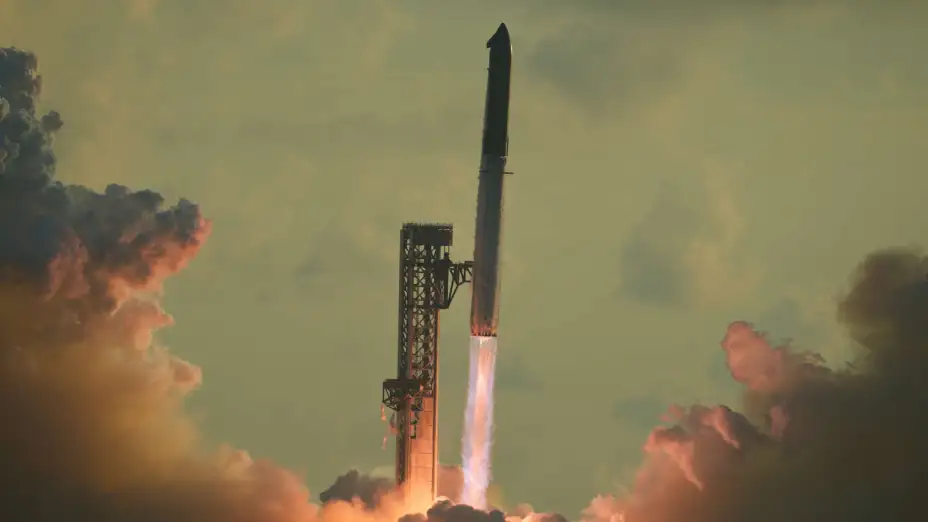 Cohete Starship de SpaceX despega desde Starbase, Texas.