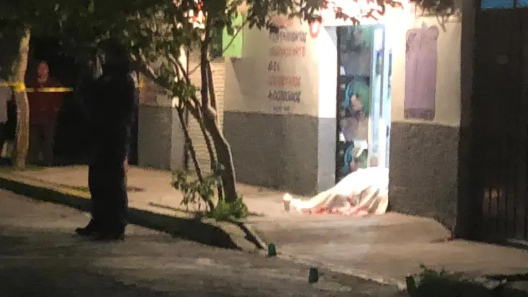 Asesinan a un policía frente a su hijo menor