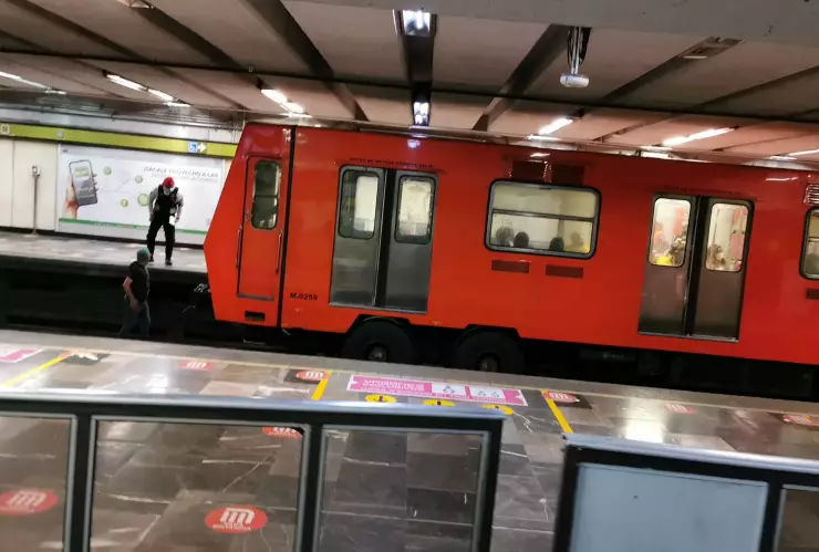 Metro CDMX: Muere usuario tras arrojarse en la estación Centro Médico