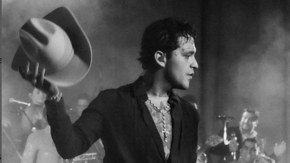 foto de nodal y ángela aguilar.jpg