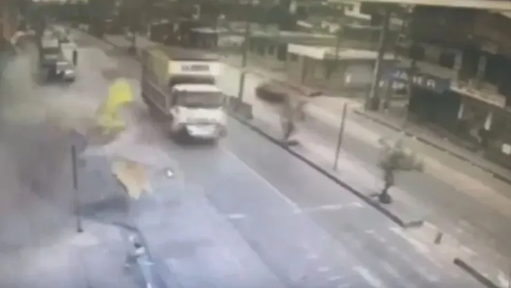 VIDEO: Fuga de gas desata explosión en avenida principal; hay 14 personas heridas