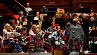 Alrededor de 50 personas acudieron al “Kapsalon Concertgebouw”.