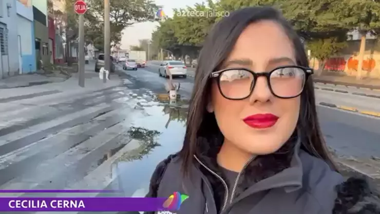 ÚLTIMA HORA | ¡Se abrió la tierra! Reportan un socavón peligroso en la colonia Ferrocarril de Guadalajara