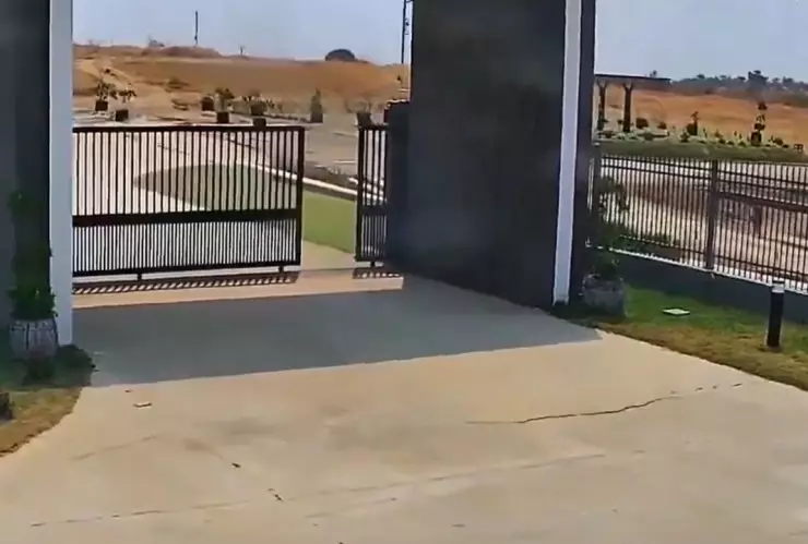 El video captó cómo un inmueble fue desplazado lateralmente por el sismo en Myanmar