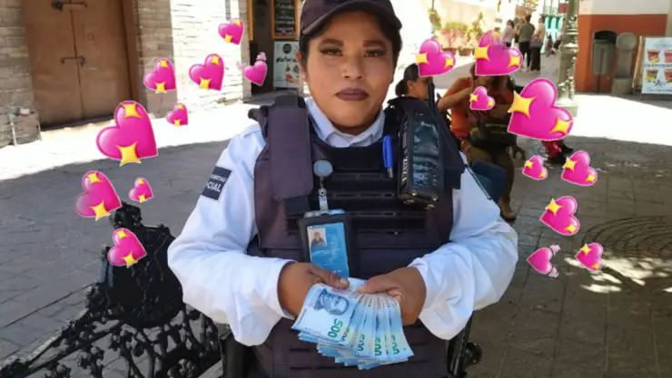 Policía encuentra dinero en un cajero.