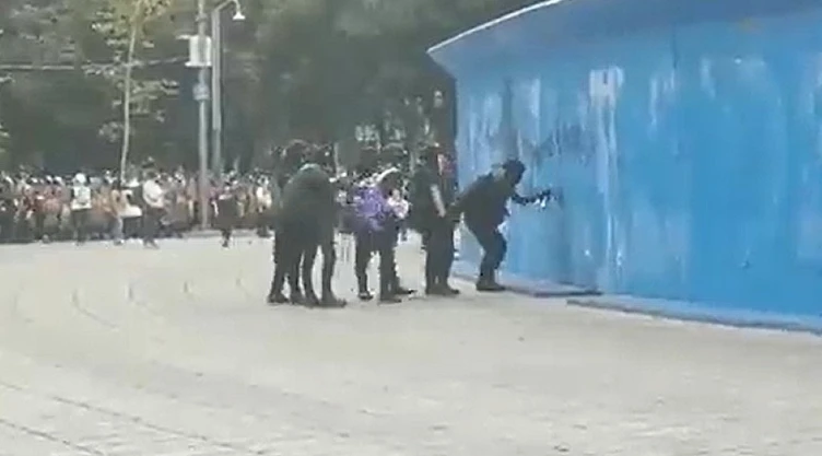 aborto_legal_encapuchadas_marcha