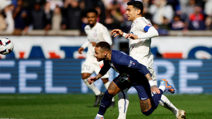 Lesión de Neymar ante el Lille