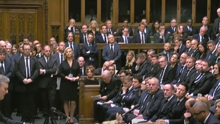 Parlamento de Londres rinde homenaje a la reina Isabel II