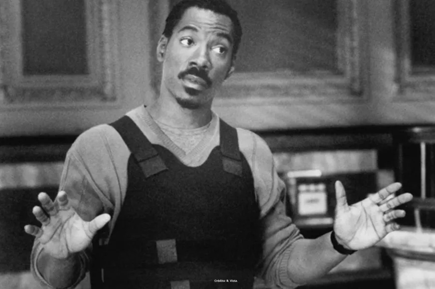 Te contamos por qué a Eddie Murphy lo atraparon con una chica trans y qué hacía con ella. (Escenas de la película ‘El negociador’ por Azteca 7)