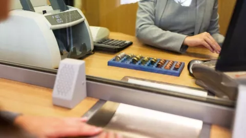 Banco Azteca: ¿Cómo conseguir el seguro contra robo al cambiar dólares?