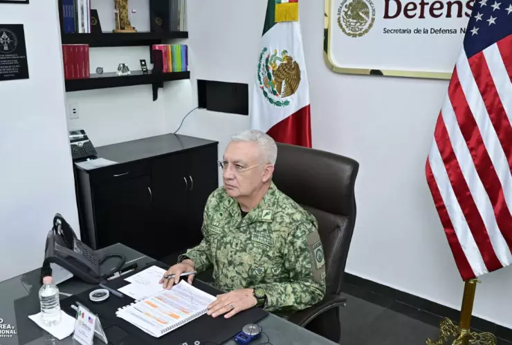 El general secretario de la Defensa Nacional sostiene videollamada con el general del Comando Norte de los E.U.A.