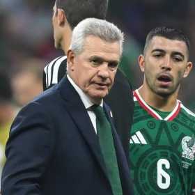 Javier Aguirre y Erik Lira