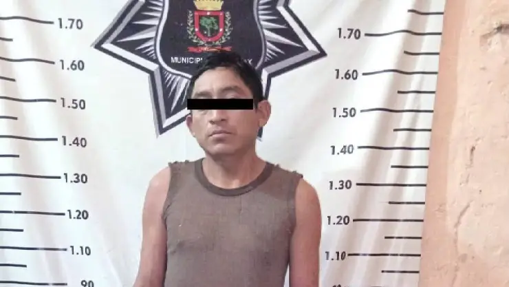 Detienen a hombre que VIGILABA casas en Chemax; quiso huir de la policía