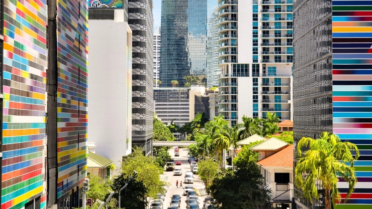 una vista de las pintorescas calles de Brickell
