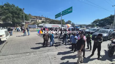 Bloqueado el parador del marqués en Chilpancingo.jpg