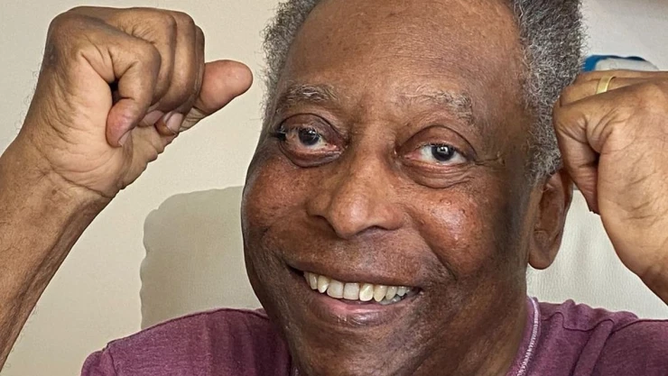 Pelé terapia intensiva.jpg