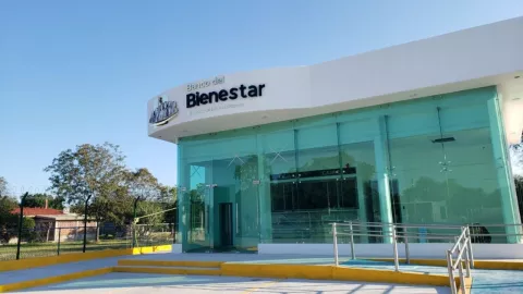 La fachada de una sucursal del Banco Bienestar en México.