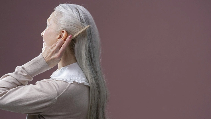 Cabello brillante y sin canas: Aprende a teñirte sin dañar tu melena