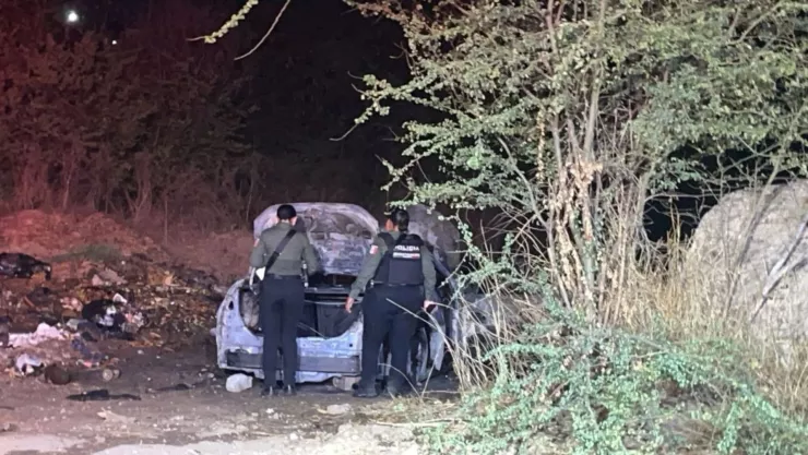 FGE investiga identidad de la persona calcinada en un carro en la presa Derivadora, en Culiacán. .jpg