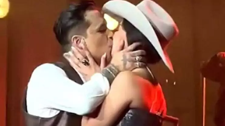 Ángela Aguilar y Christian Nodal comparten su primera foto en Instragam como novios