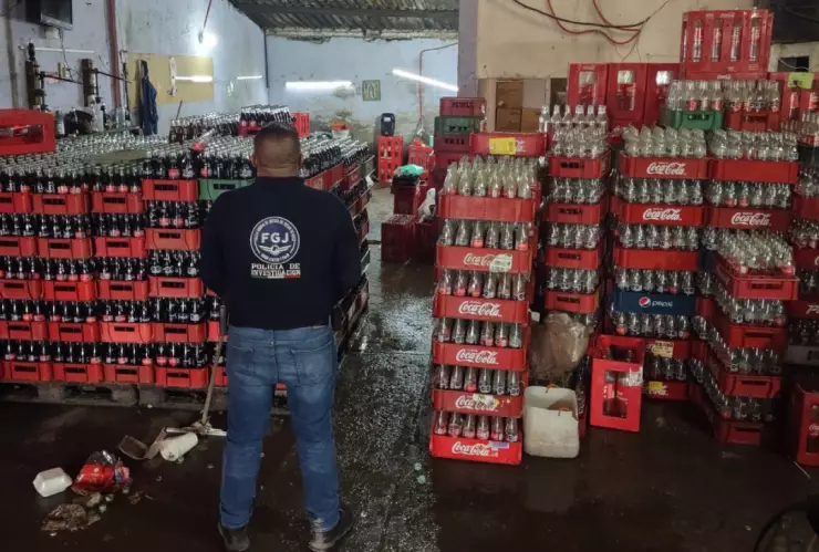 La fábrica de Coca Cola pirata fue localizada en el municipio de Los Reyes La Paz, Edomex.