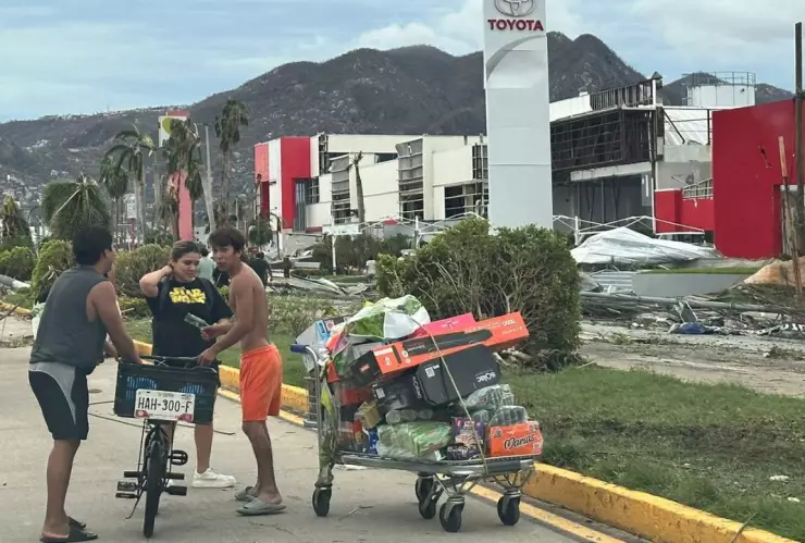 Gandallas: En medio de la destrucción por huracán “Otis”, personas saquean los negocios