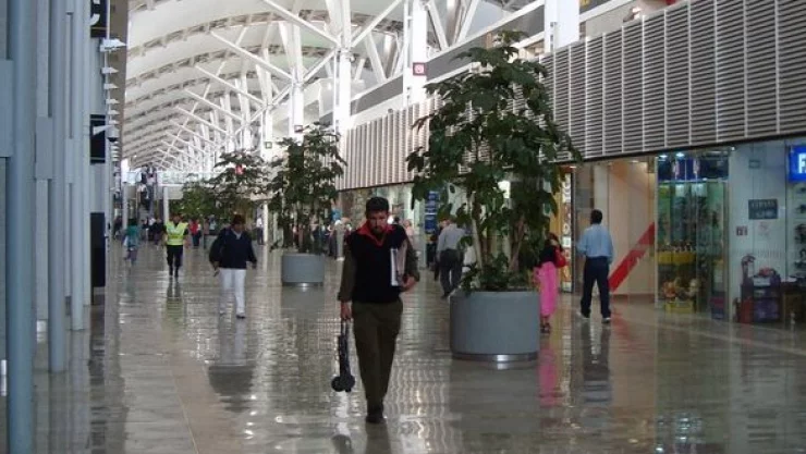 Líderes políticos exigen seriedad por balacera en AICM