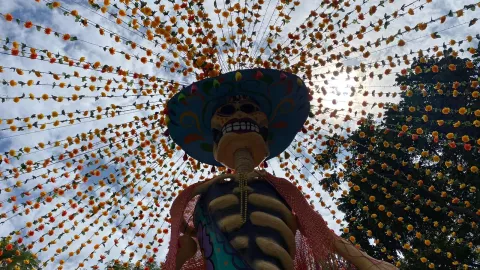 Alebrijes adornan el municipio de Berriozábal