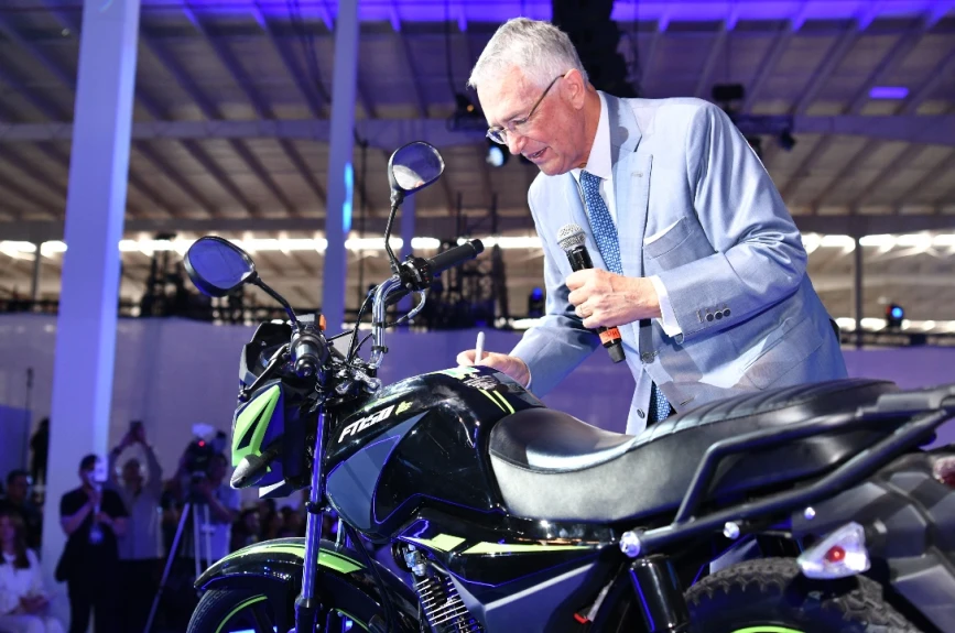 Grupo Salinas inaugura Ensamblika en Jalisco. Conoce los detalles de la nueva planta que ensamblará 500,000 motocicletas al año.