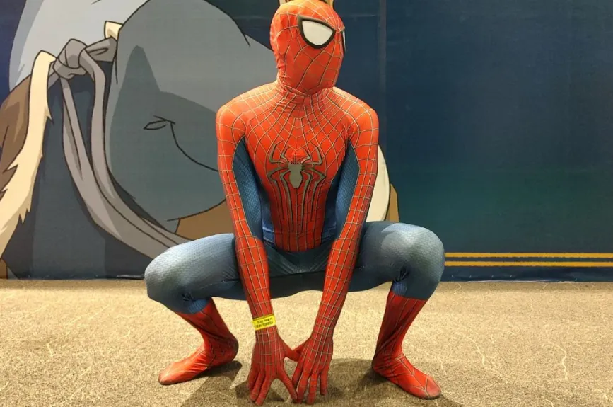 Cada traje contaba una historia única, convirtiendo a la convención en un espacio donde la imaginación y la cultura geek se fusionaron perfectamente.