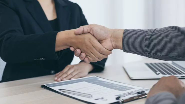 Esta vacante de empleo pide “no tener miedo a los muertos”, ¿aplicas?