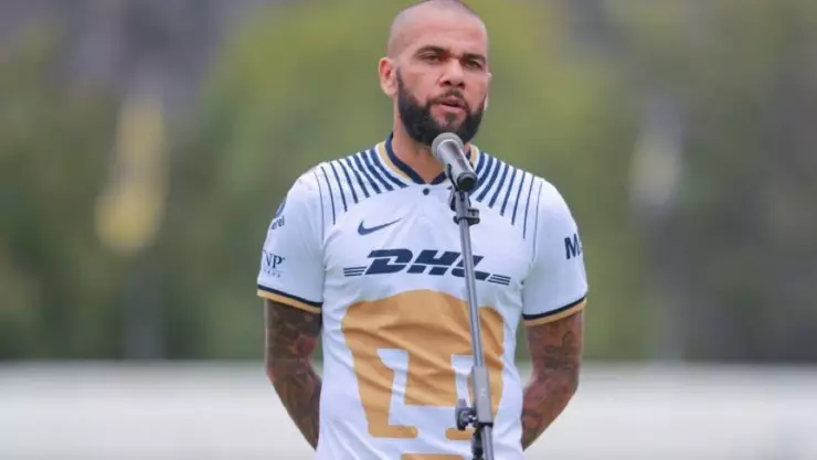 ¿Dani Alves se va de Pumas? El jugador fue detenido en Barcelona