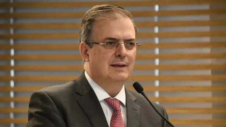 Ebrard sobre muro y turismo