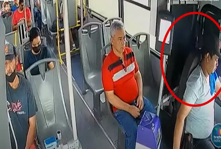 Chofer se queda dormido y choca