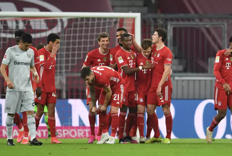 Bayern Múnich golea al Leverkusen y acaricia el título