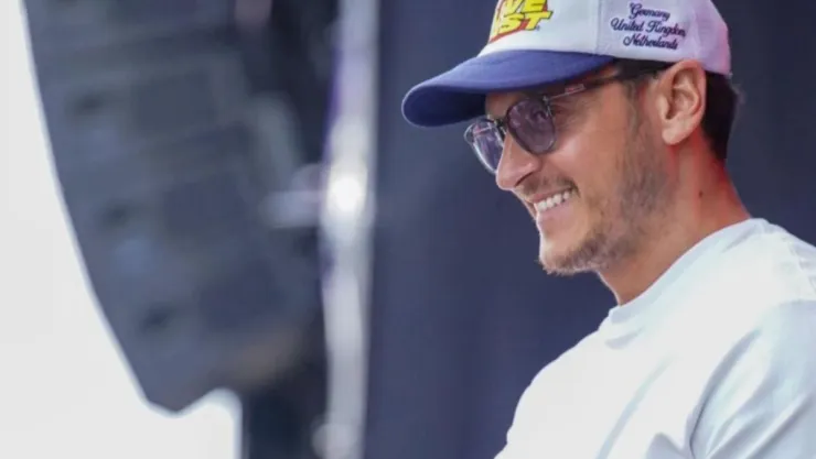 mesut-ozil-asi-transformo-cuerpo-tras-retiro-video