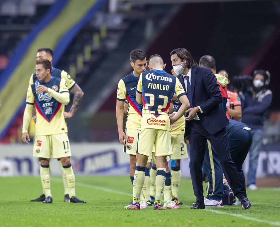Santiago Solari sigue buscando el once ideal del América